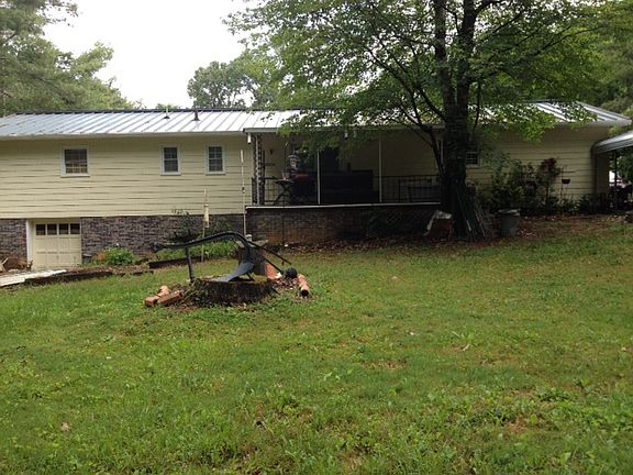 Back of home 1608 Crystal