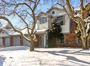 1720 Partridge Ln #1, Arlington Heights, IL 60004