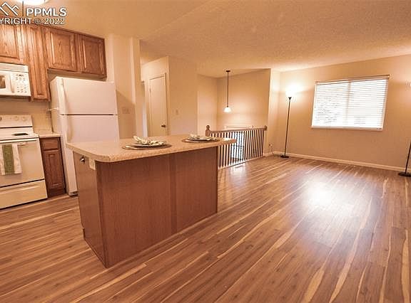 4th image of 1405 Hiawatha Dr