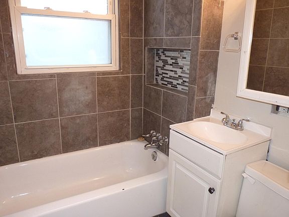 5th image of 17435 Russell Ave