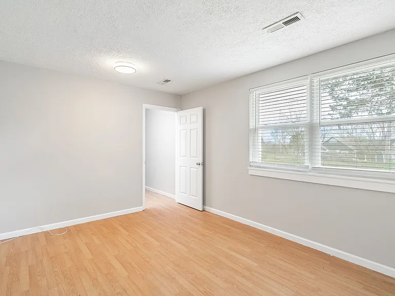 5712 Walden Woods Ct — Photo 28