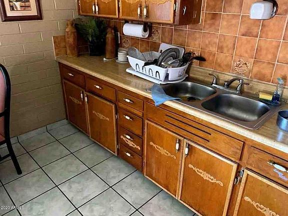 3rd image of 1137 E Alice Ave