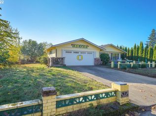 3792 Oak Ridge Ln, Hubbard, OR 97032