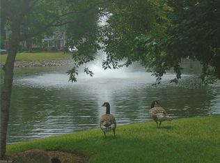 332 Wimbledon Chase APT D, Chesapeake, VA 23320