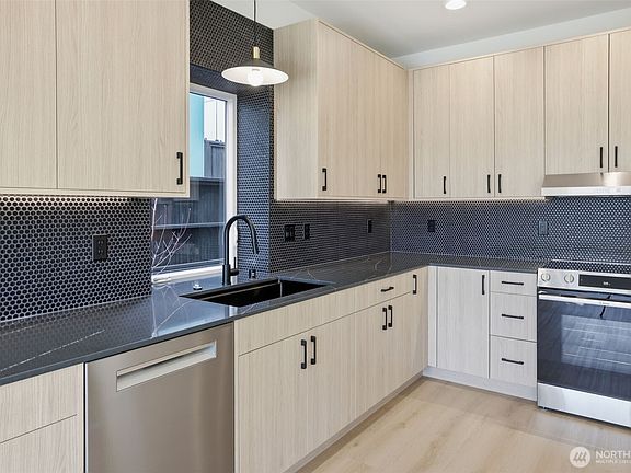 5th image of 4517 35th Avenue S #E