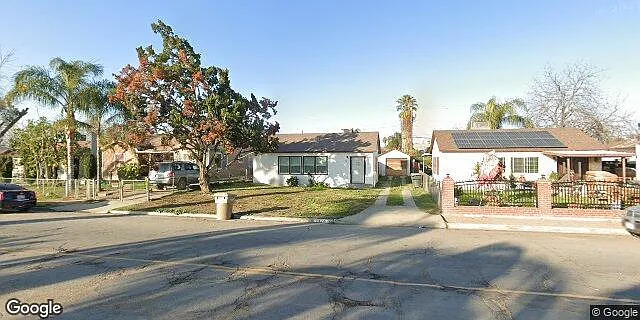 1924 Lk St — Photo 14