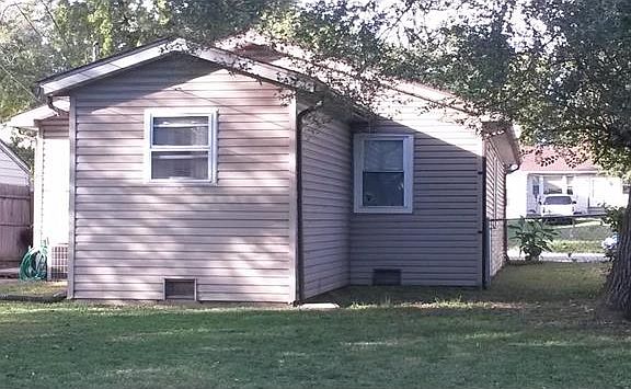 3rd image of 2638 Lincoln Ave