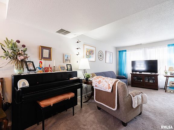5th image of 3544 W Richwoods Blvd Unit 23