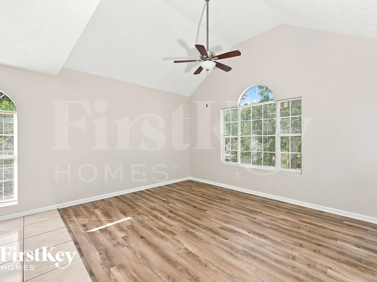 3 bed, 3.0 bath, 1620 sqft, $2,060 — Photo 2