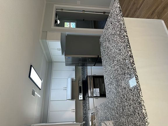 4th image of 508 Lagrand Dr