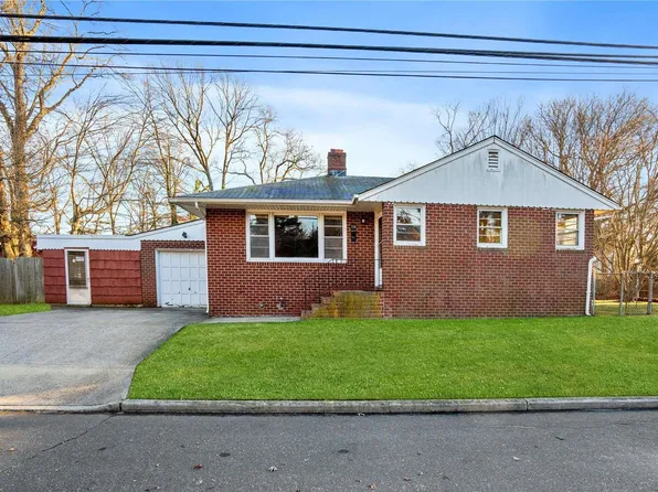 720 Railroad Avenue, West Babylon, NY 11704