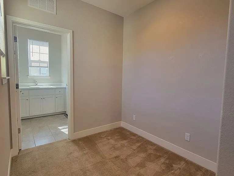 1829 Kelly Pl — Photo 4