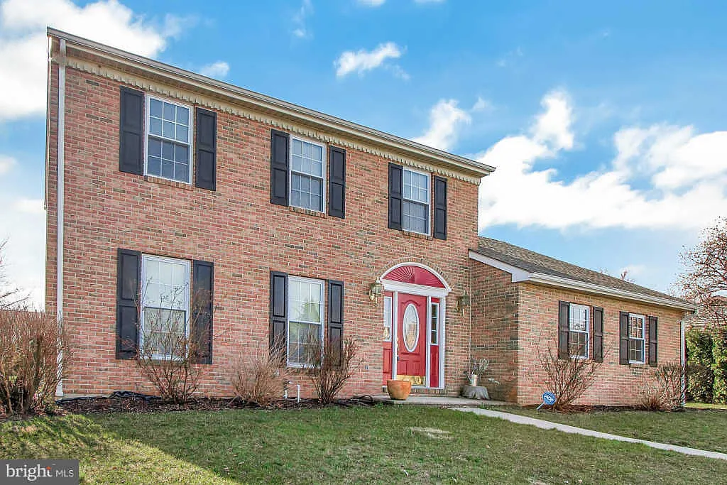1509 Colony Dr photo 1