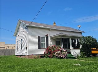 886 Emerson St, Rochester, NY 14613