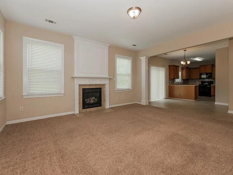 2505 Mockingbird Ln — Photo 5
