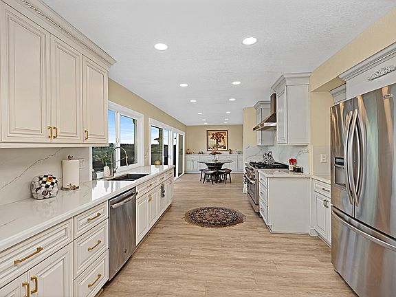 5th image of 29592 Quigley Dr