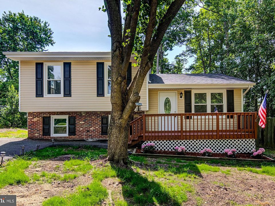 1st image of 604 Pleasants Dr
