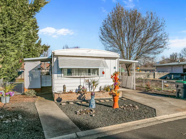 3431 S Pacific Hwy Spc 38, Medford, OR 97501