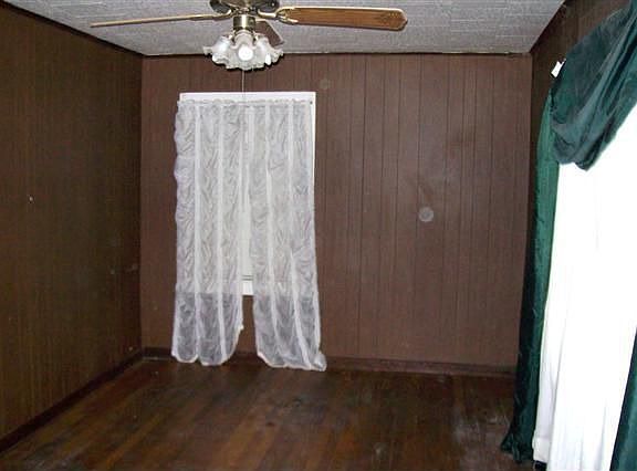 3rd image of 1361 E Campbell Park Dr