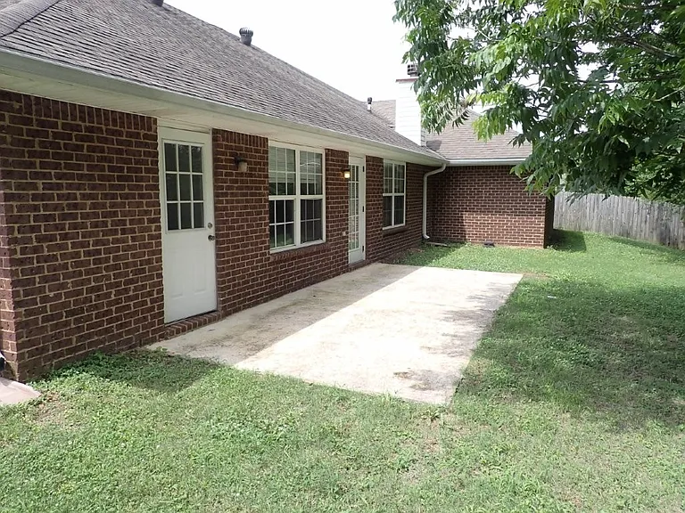 237 Cedar Mdw — Photo 27