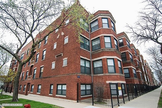 1st image of 4558 S King Dr #3