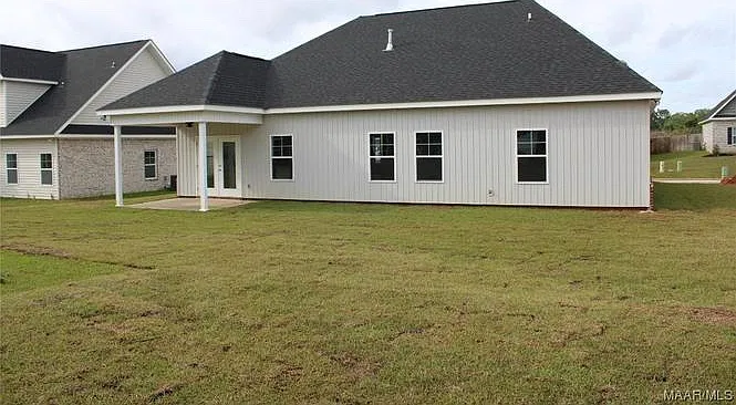 4 bed, 2300 sqft, $2,000 — Photo 4