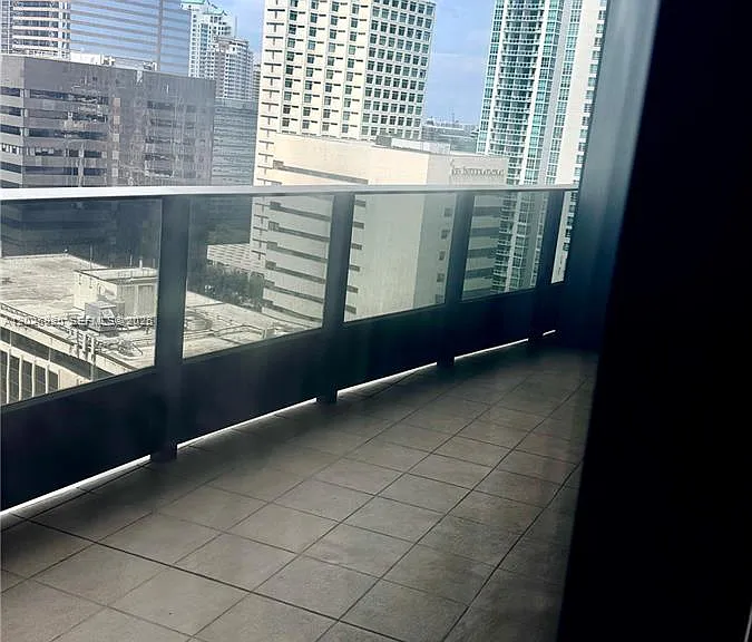 1000 Brickell Plz #2014 — Photo 29