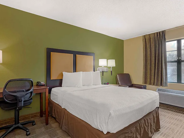 Studio Suite - 1 Queen Bed