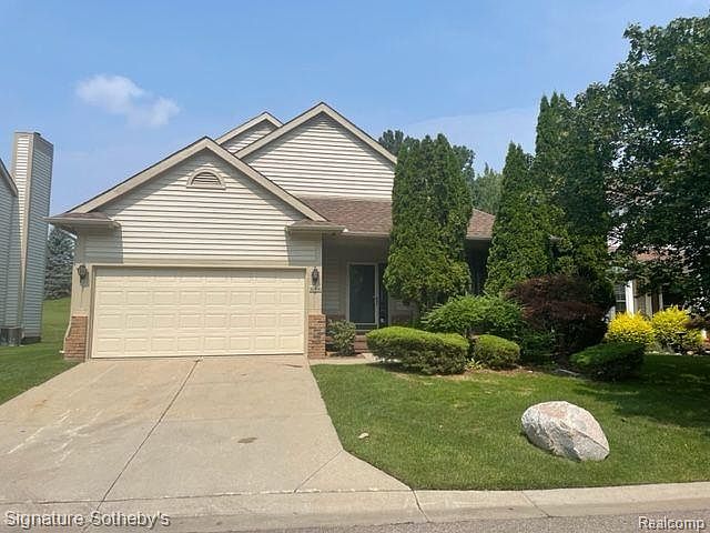 1st image of 41666 Sleepy Hollow Dr