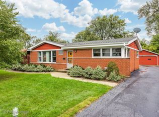 2437 Fontana Dr, Glenview, IL