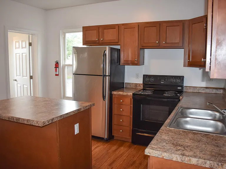 316-318 N Henderson St — Photo 12