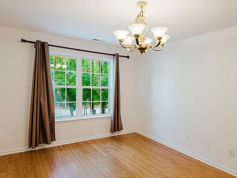 1178 Sagamore Dr — Photo 2
