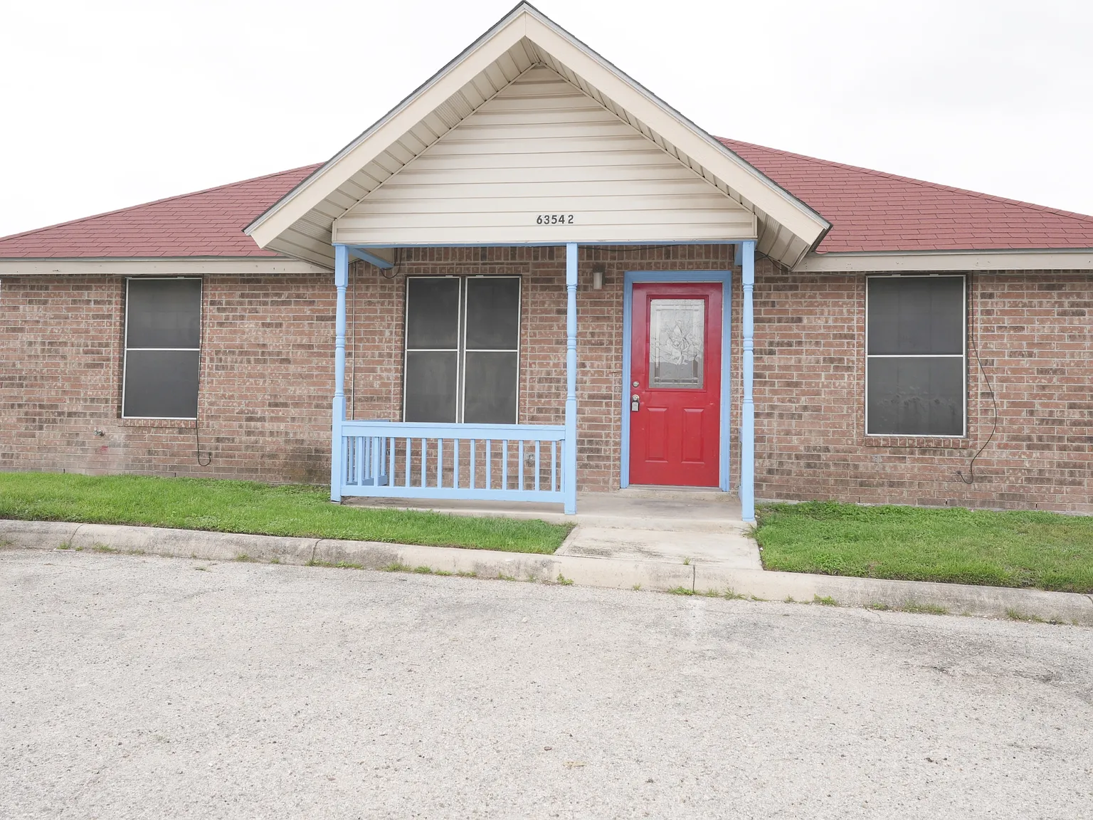 3 bed, 1200 sqft, $1,525 — Photo 2
