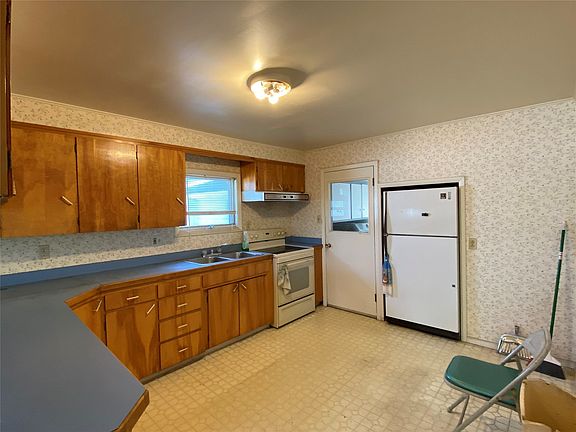 4th image of 3304 Grant St