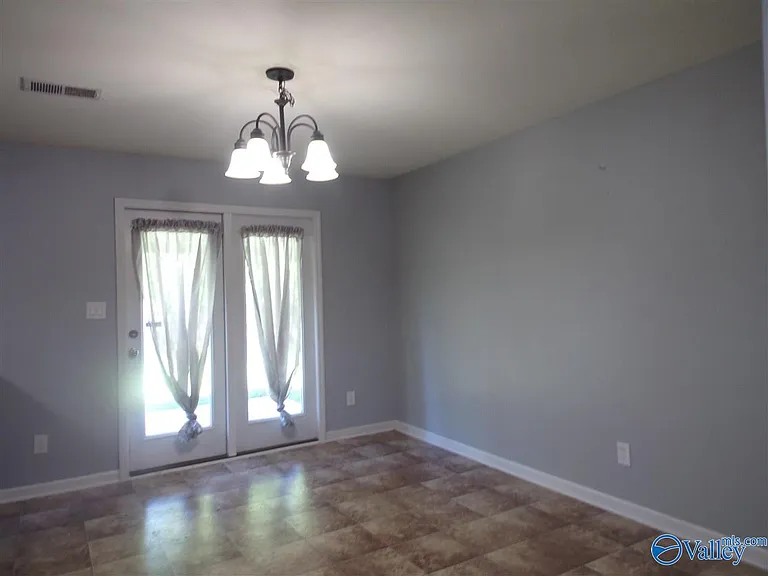 15347 Mill Valley Dr — Photo 7