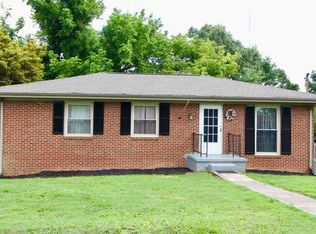 1424 Wake Robin Rd, Knoxville, TN 37918