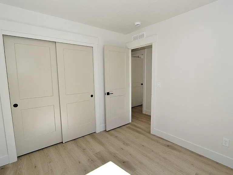 1115 S Commercial Ave #2 — Photo 6