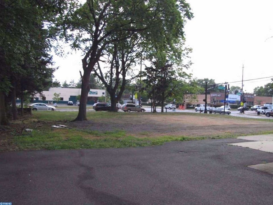 2nd image of 1 E Gloucester Pike