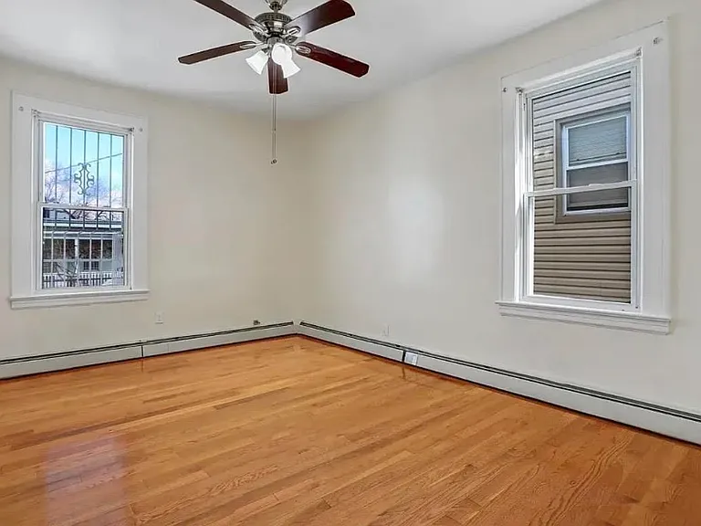 270 Stevens Ave — Photo 8