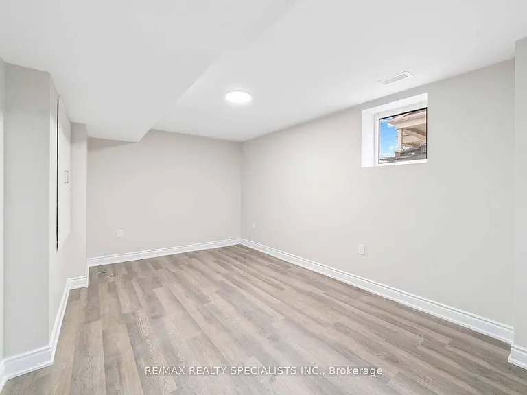 98 Benhurst Cres #BASEMENT — Photo 17