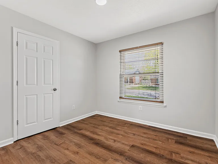 1576 Springfield Dr — Photo 17