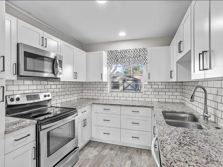 405 Poinciana Cir #1 — Photo 5