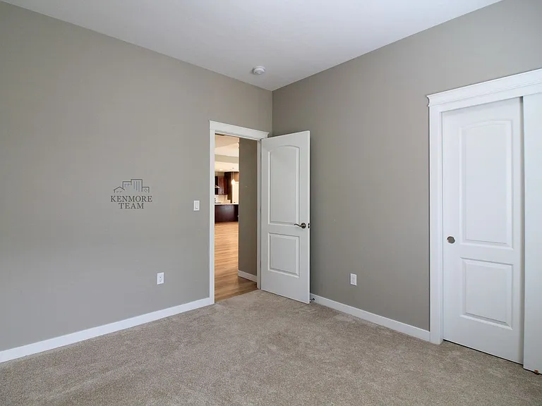 4743 Jodie St — Photo 12
