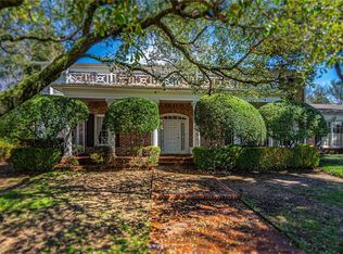 1511 Buttram Rd, Nichols Hills, OK 73120