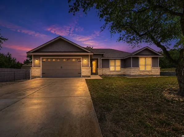1041 MADRONE RD, Fischer, TX 78623