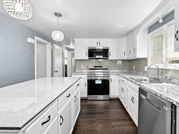 104 Highland St, Brockton, MA 02301
