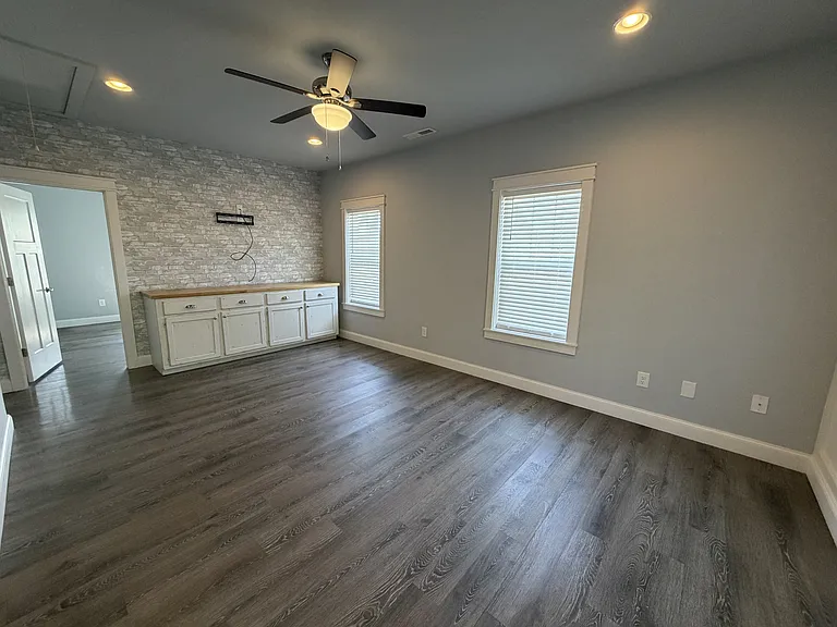 358 S Main St — Photo 3