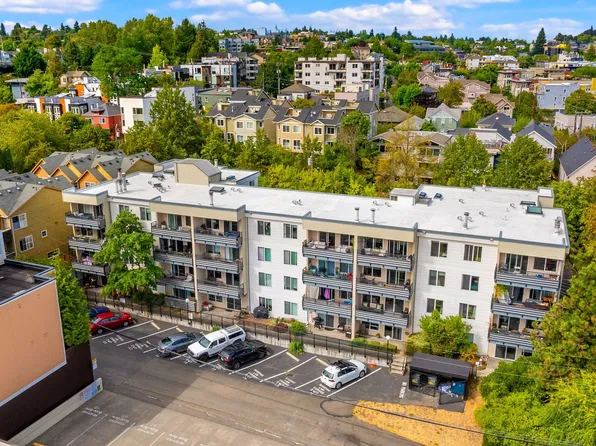 949 N 35th Street #201, Seattle, WA 98103