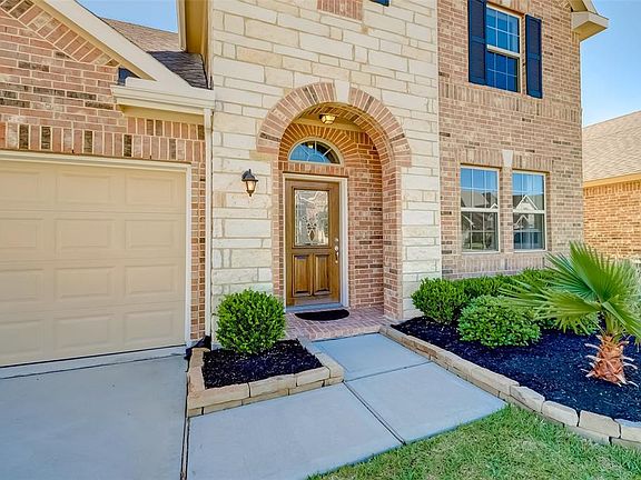 2nd image of 2927 Shadowbrook Chase Ln