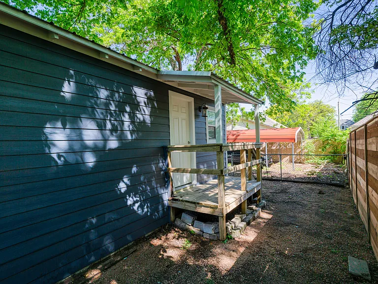 408 Bryan St — Photo 24